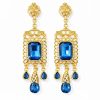 Boucles d'Oreilles Chandelier en Filigrane - main white