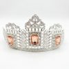 Couronne Majestueuse aux Motifs Arabesques - main white