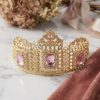 Couronne Majestueuse aux Motifs Arabesques - lifestyle