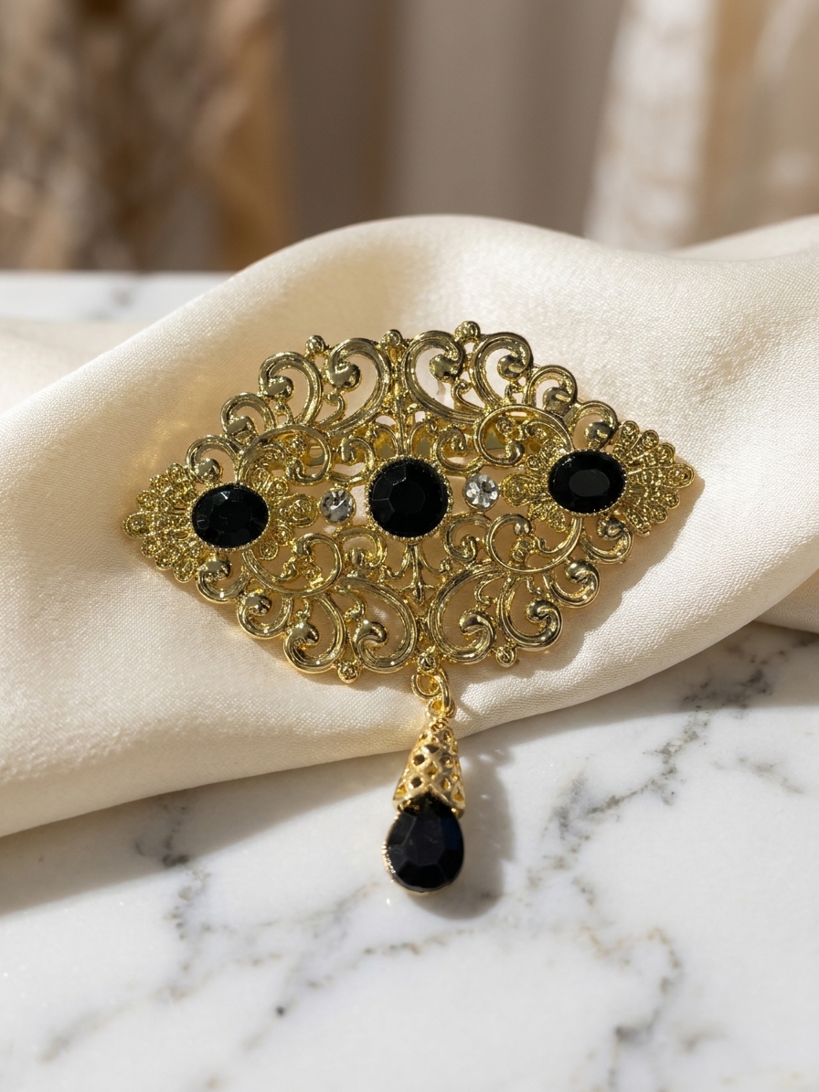 Broche Orientale à Pendentif Goutte - lifestyle