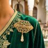 Broche Orientale à Pendentif Goutte - worn festive