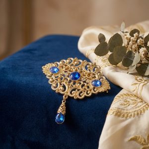 Broche Orientale à Pendentif Goutte - lifestyle