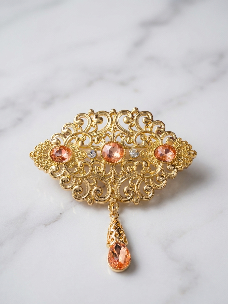 Broche Orientale à Pendentif Goutte - lifestyle