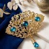 Broche Orientale à Pendentif Goutte - lifestyle