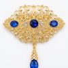 Broche Orientale à Pendentif Goutte - main white