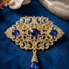 Broche Orientale à Pendentif Goutte - lifestyle