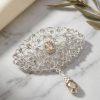 Broche Ornementale avec Pendentif - lifestyle