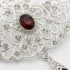Broche Ornementale avec Pendentif - detail zoom