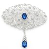 Broche Ornementale avec Pendentif - main white