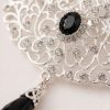 Broche Ornementale avec Pendentif - detail zoom