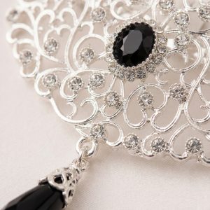 Broche Ornementale avec Pendentif - detail zoom