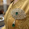 Broche Ornementale avec Pendentif - worn festive
