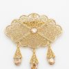 Broche Orientale Lina - main white