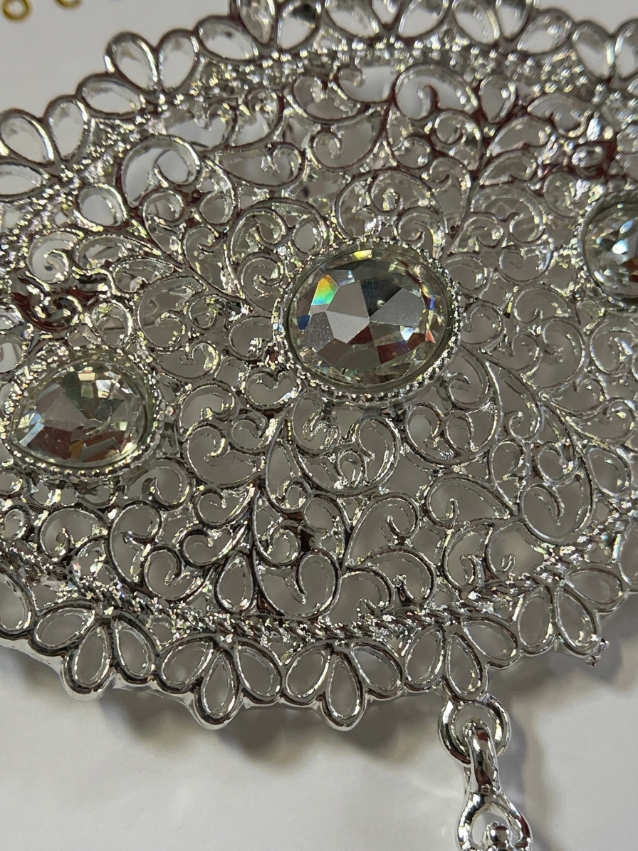 Broche Ornementale Aya - detail zoom
