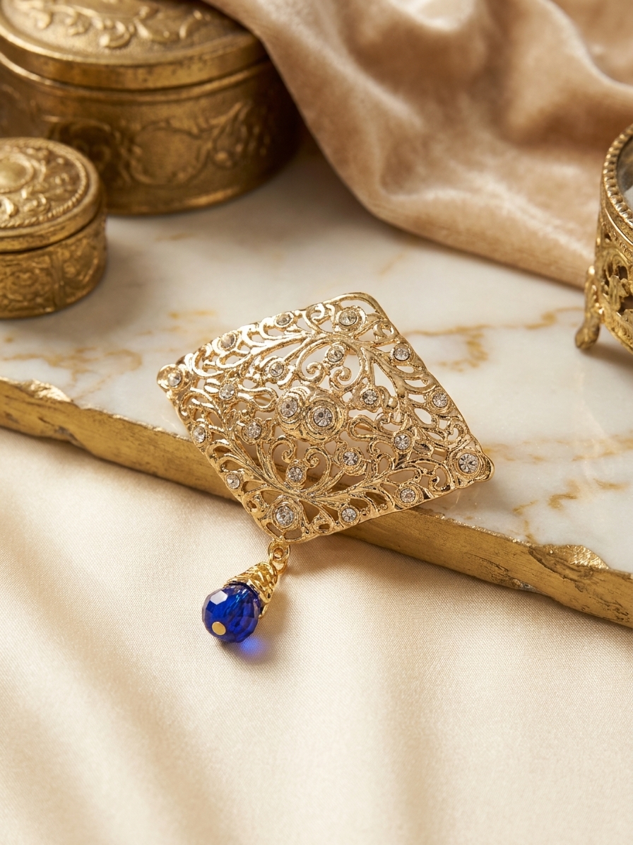 Broche Ornementale Kenza - lifestyle