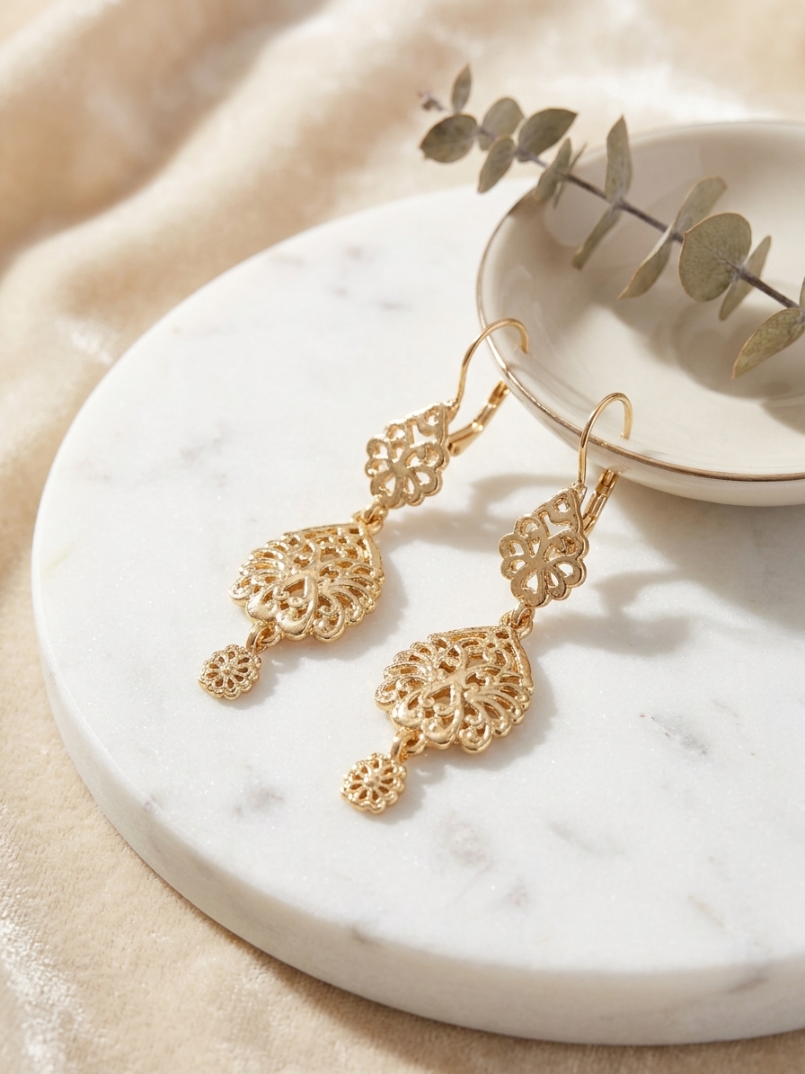 Boucles Pendantes Ajourées - lifestyle
