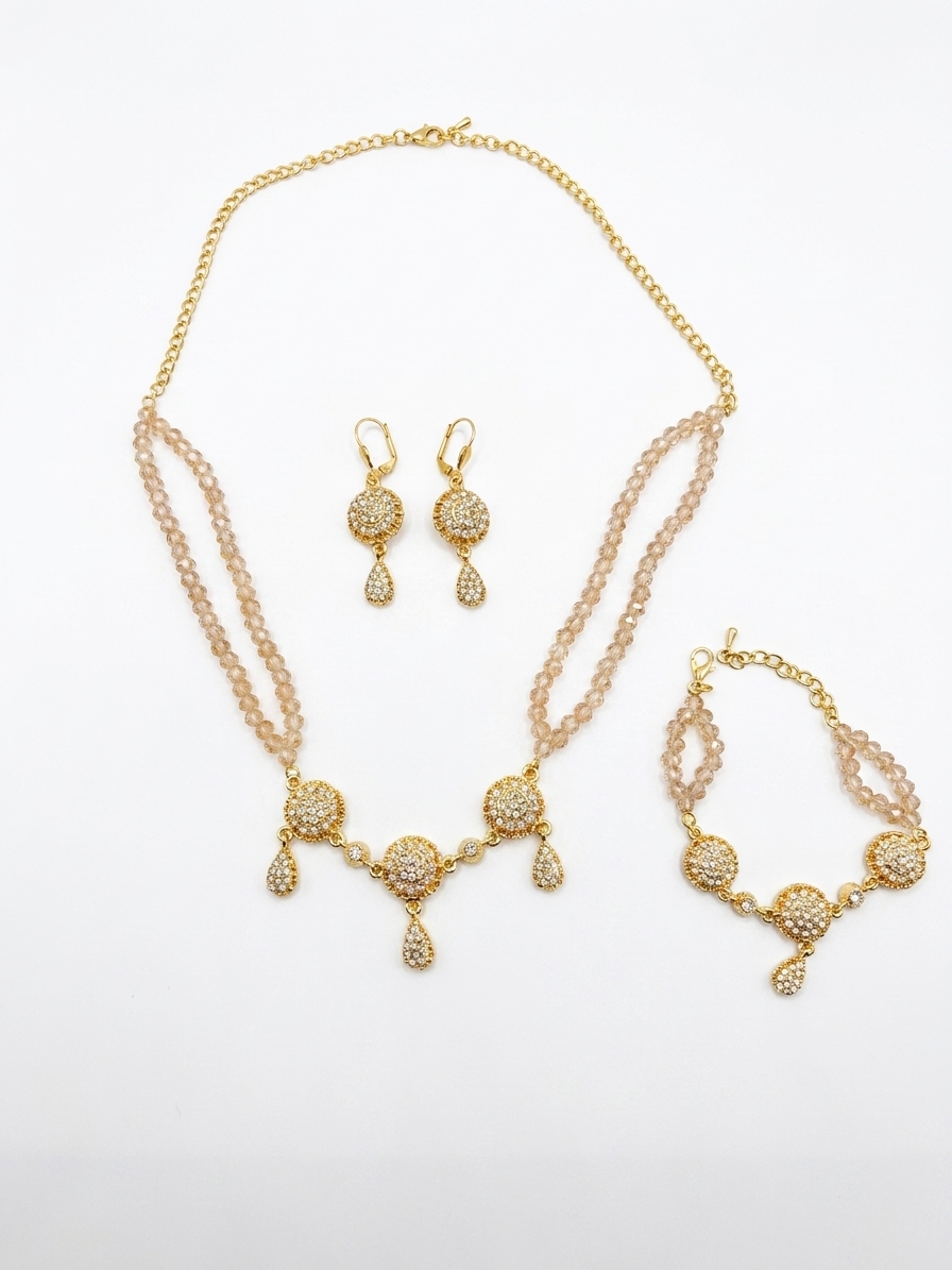 Parure de Bijoux Orientale aux Détails Scintillants - main white