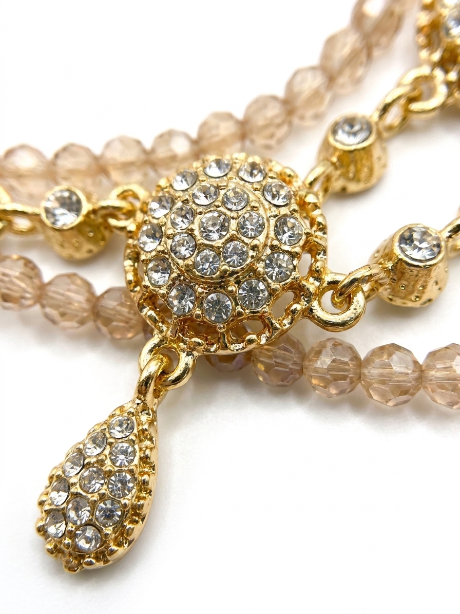 Parure de Bijoux Orientale aux Détails Scintillants - detail zoom