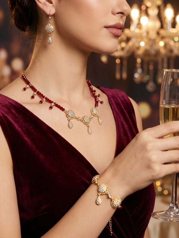 Parure de Bijoux Scintillante au Style Oriental - worn festive
