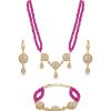 Parure de Bijoux Orientale aux Détails Scintillants - main white