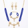 Parure de Bijoux Orientale aux Détails Scintillants - main white