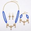 Parure de Bijoux Orientale aux Détails Scintillants - main white