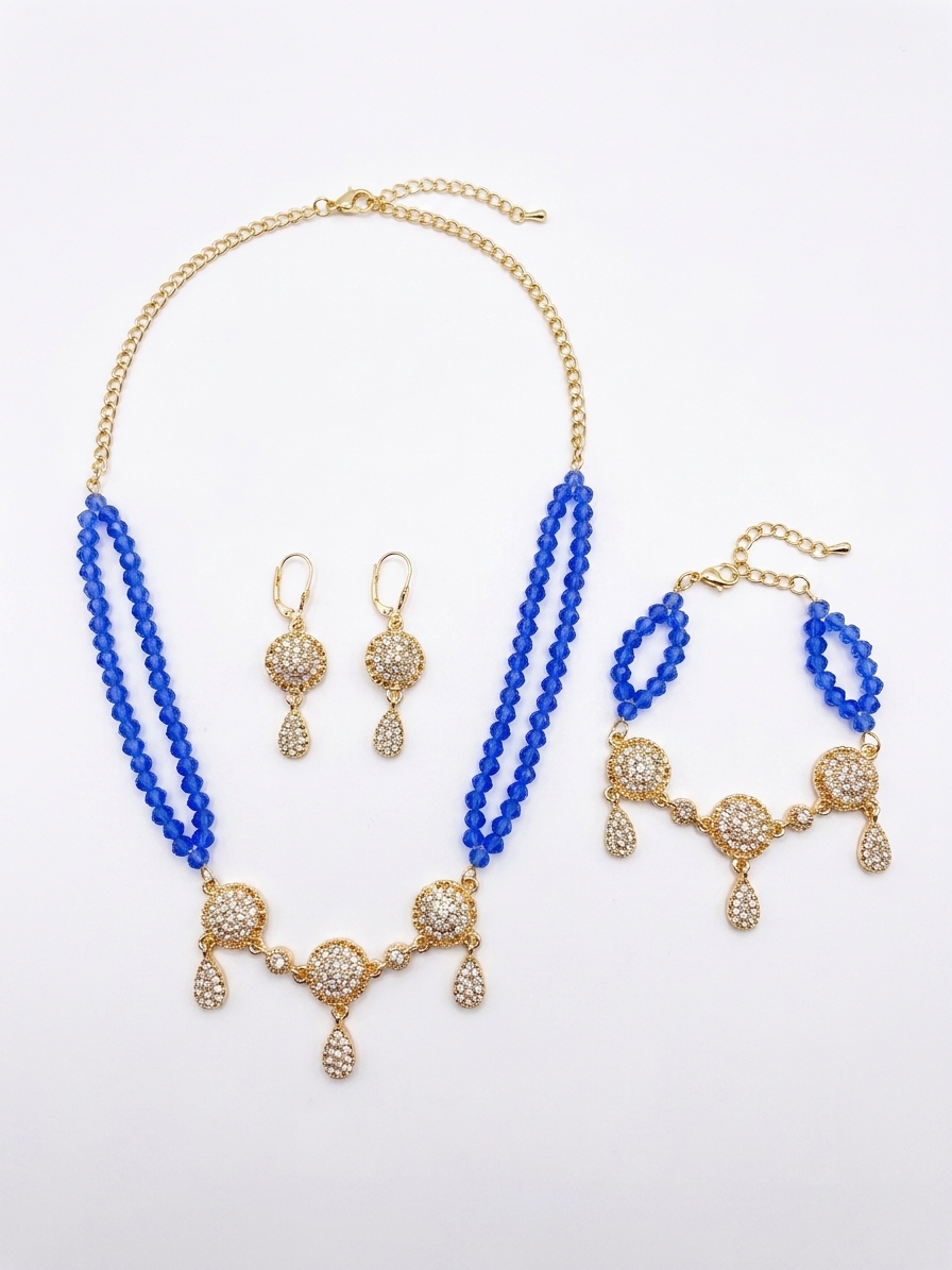 Parure de Bijoux Orientale aux Détails Scintillants - main white
