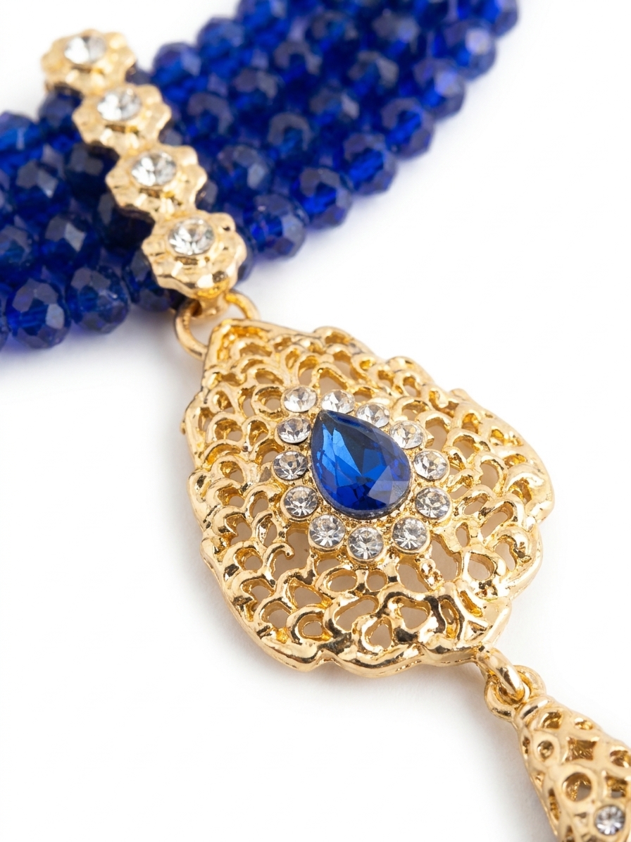Collier Plastron Multi-Rangs avec Pendentif Filigrane - detail zoom