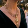 Collier Plastron Multi-Rangs avec Pendentif Filigrane - worn festive