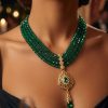 Collier Plastron Multi-Rangs avec Pendentif Filigrane - worn festive