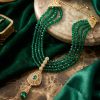 Collier Plastron Multi-Rangs avec Pendentif Filigrane - lifestyle