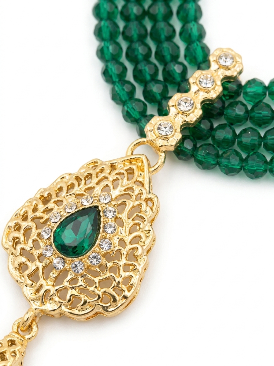 Collier Plastron Multi-Rangs avec Pendentif Filigrane - detail zoom