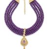 Collier Plastron Multi-Rangs avec Pendentif Filigrane - main white