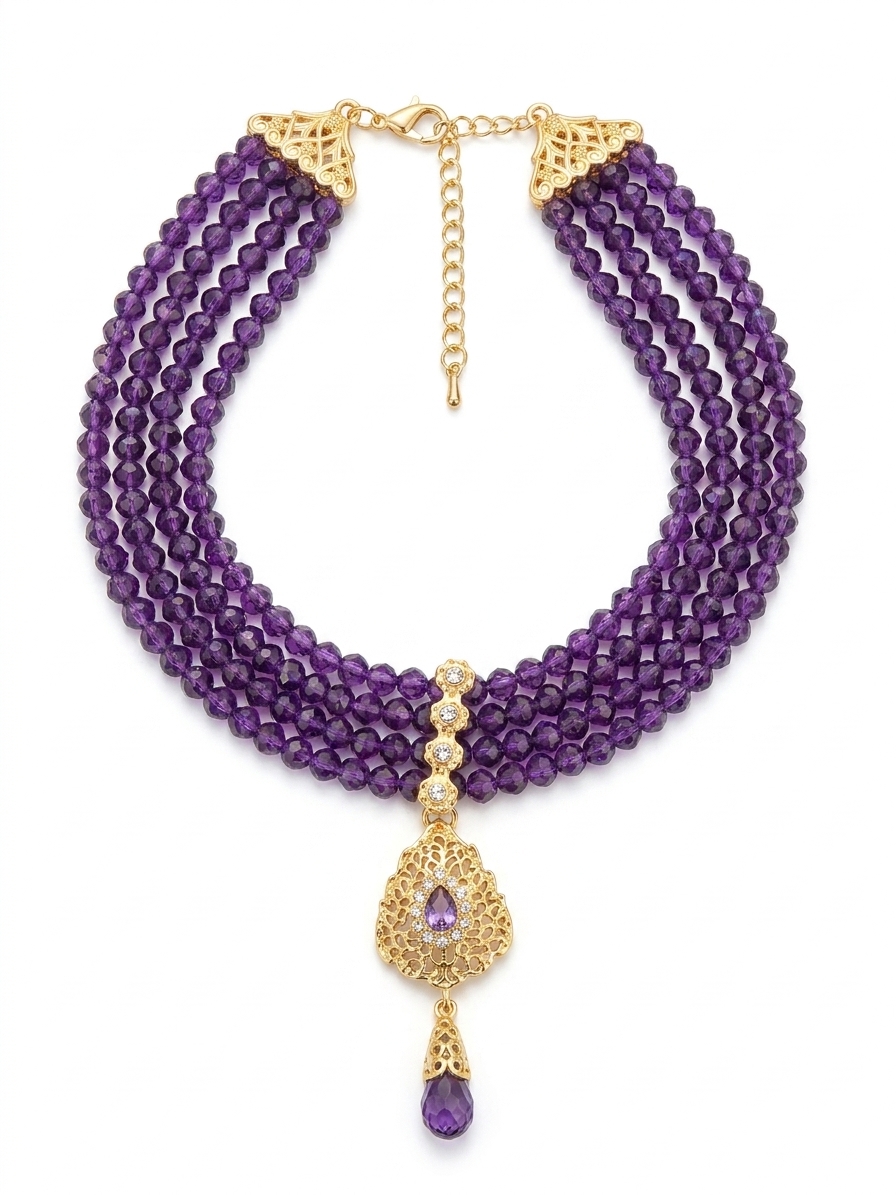 Collier Plastron Multi-Rangs avec Pendentif Filigrane - main white