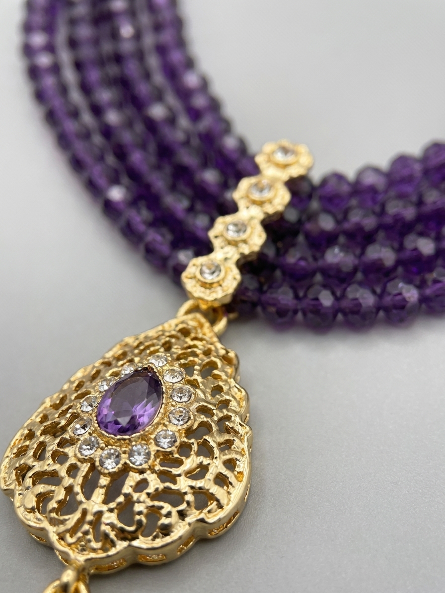 Collier Plastron Multi-Rangs avec Pendentif Filigrane - detail zoom