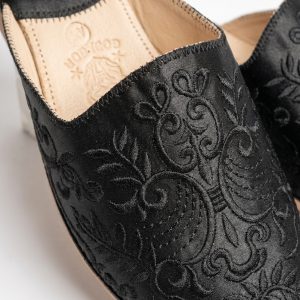 Cherbil Embroidered Pointed Mules Black - zoom detail
