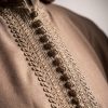 djellaba-traditionnelle-avec-capuche-taupe-detail-snp286 Djellaba Traditionnelle avec Capuche Taupe - zoom detail