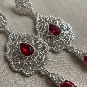 Elegant Drop Earrings Bordeaux - zoom detail