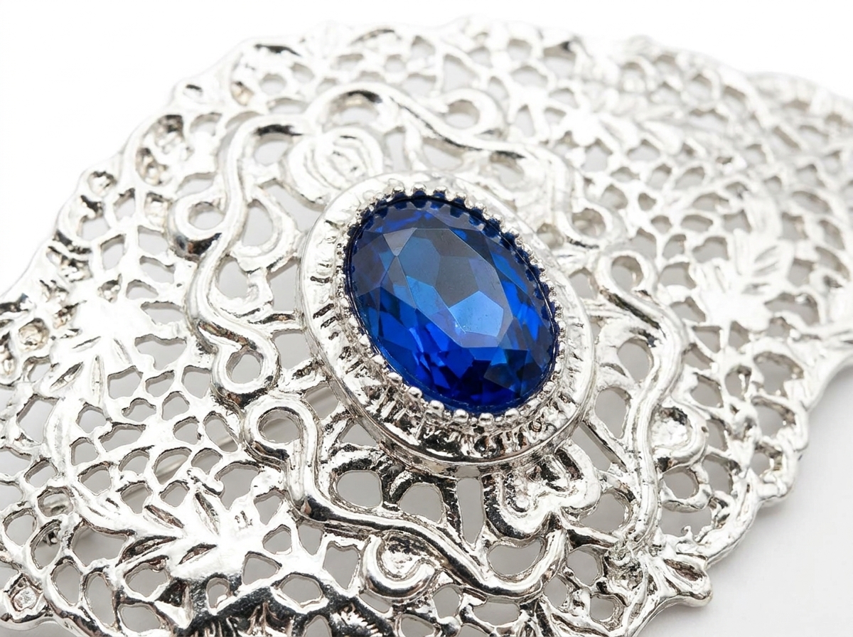 Elegant Filigree Brooch Baby blue - zoom detail