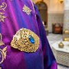 Elegant Filigree Brooch Baby blue - vue portee