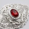 Elegant Filigree Brooch Bordeaux - zoom detail
