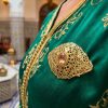 Elegant Filigree Brooch Nude - vue portee