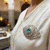 Elegant Filigree Brooch Petrol Blue - vue portee