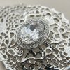 Elegant Filigree Brooch White - zoom detail