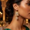 Elegant Filigree Drop Earrings White - vue portee
