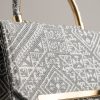 Embroidered Style Handbag Silver - zoom detail