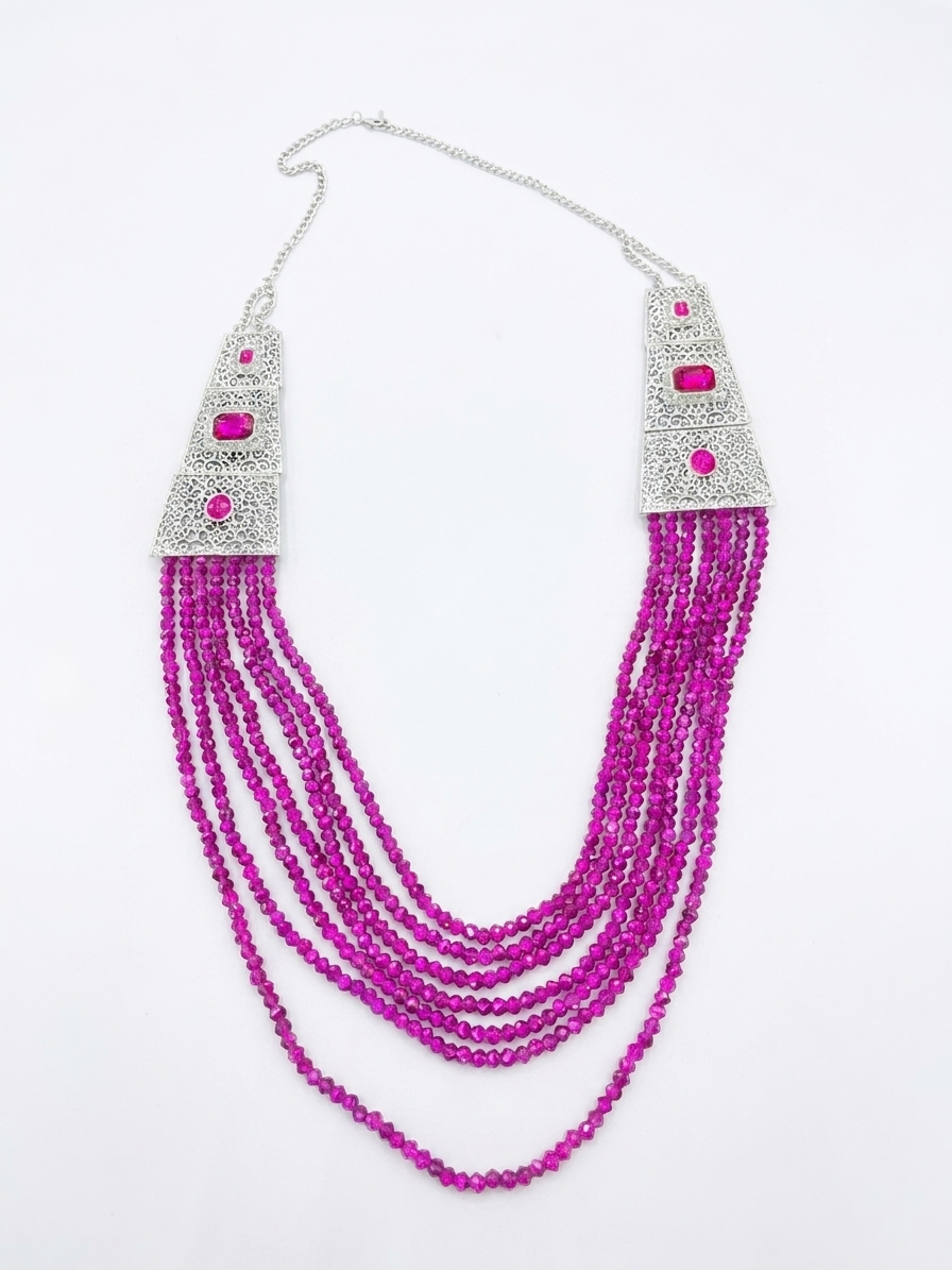 filigree-cascading-statement-necklace-fuchsia-packshot-snp3332 Filigree Cascading Statement Necklace Fuchsia - packshot fond blanc