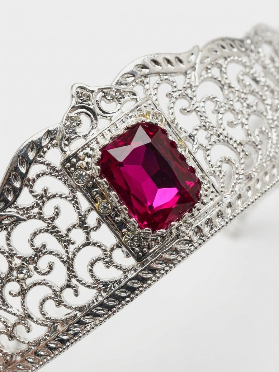 Majestic Filigree Tiara Fuchsia - zoom detail