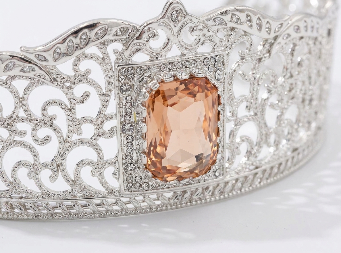 Majestic Filigree Tiara Nude - zoom detail