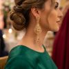ornate-chandelier-earrings-champagne-porte-snp2080 Ornate Chandelier Earrings Champagne - vue portee
